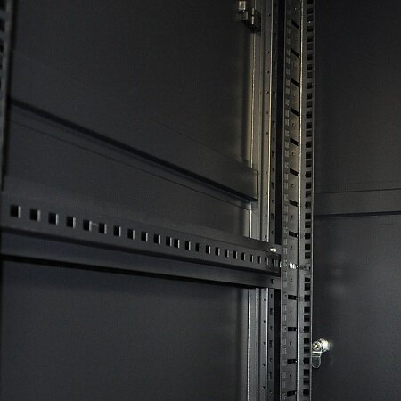 Шкаф напольный 19" чёрный 47U, стеклянная дверь, ширина 800 мм, глубина 1000 мм Шкаф напольный 19" чёрный 47U, стеклянная дверь, ширина 800 мм, глубина 1000 мм