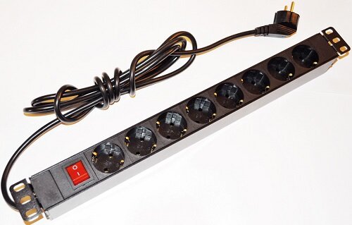 Блок розеток 19" в металлическом корпусе на 8 гнёзд со шнуром 2 м, 1U, 16А Блок розеток 19" в металлическом корпусе на 8 гнёзд со шнуром 2 м, 1U, 16А